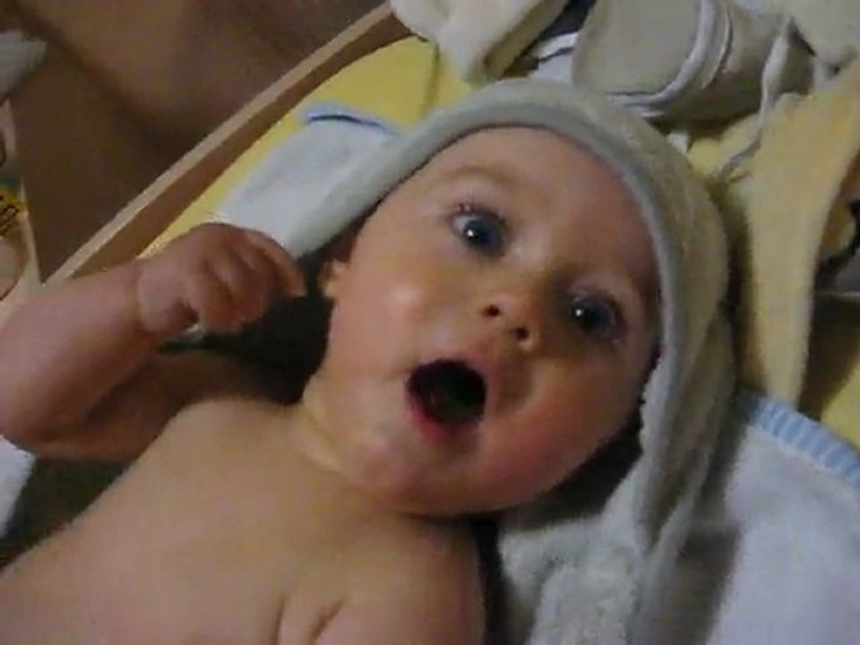 Nathan dans le bain, 25 février 2010 / partie 3