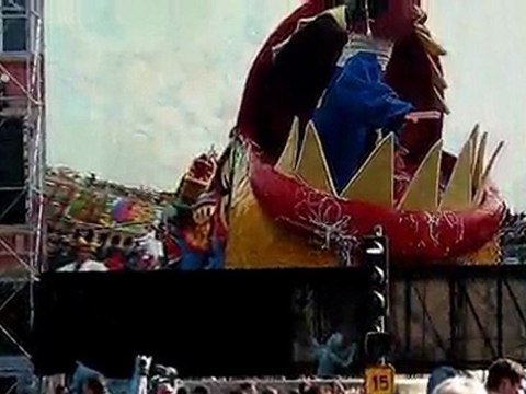 Carnaval de Nice 2010 (1) Le Corso fleuri