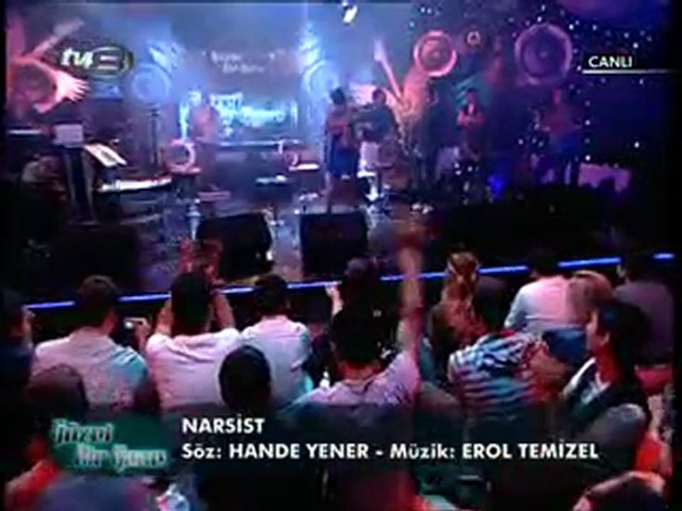 Hande Yener - Narsist Live Performance @ Güzel Bir Gece