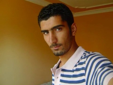 Barış akarsu Ben(Akustik)/resimdeki göz yaşları