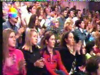 ÜNLÜLERİN BAYRAM MESAJI