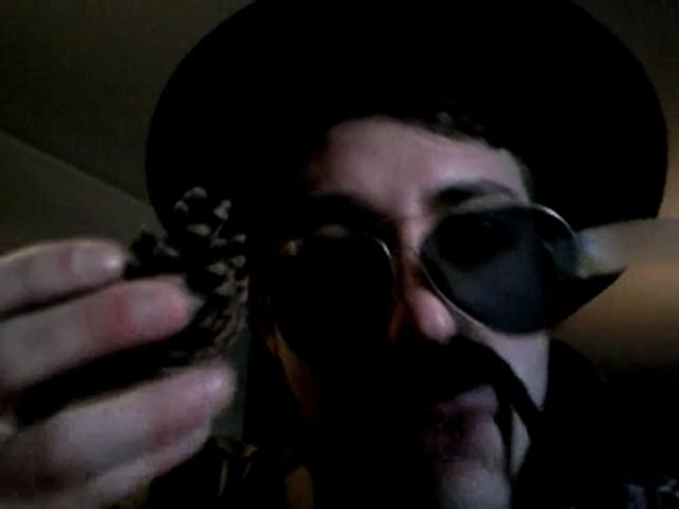LE COMIQUE A LA MOUSTACHE