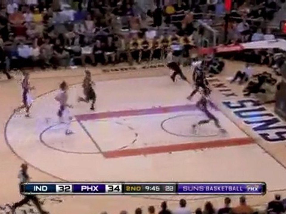 Earl Watson hits Danny Granger down court with a pass for th