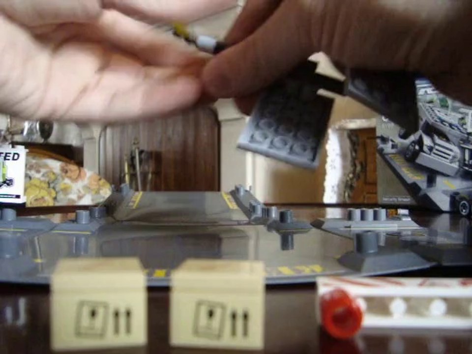 8199 L'attaque du convoi blindé LEGO