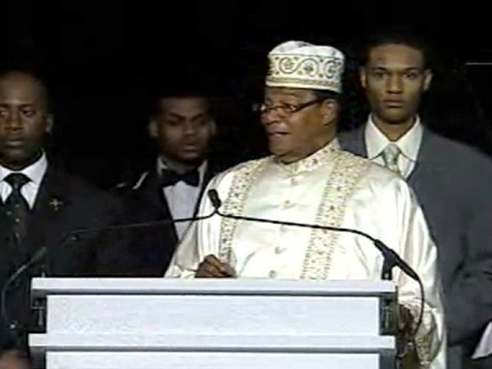 Farrakhan: Obama Visited the ‘Testicular Shelf’ at Wal-Mart