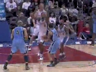 Carlos Boozer drives down the left side of the lane and fin