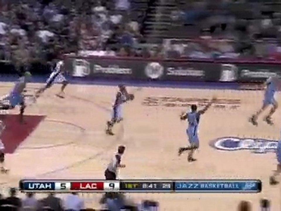 Clippers Baron Davis and Drew Gooden connect on this long pa