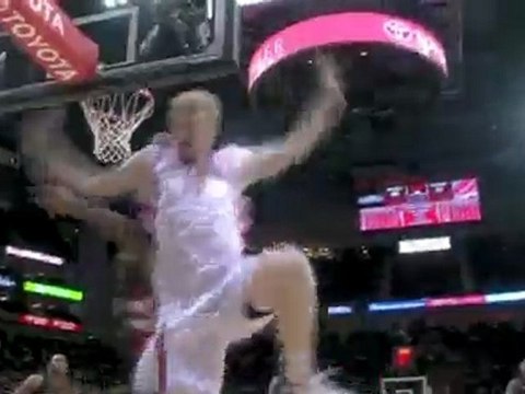 Aaron Brooks finds Chase Budinger who somehow gets the shot