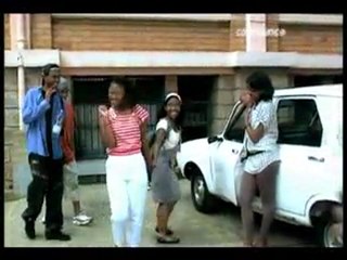 EAU VIVE 40 ANS www.star-eauvive.com ©apiqa.mg