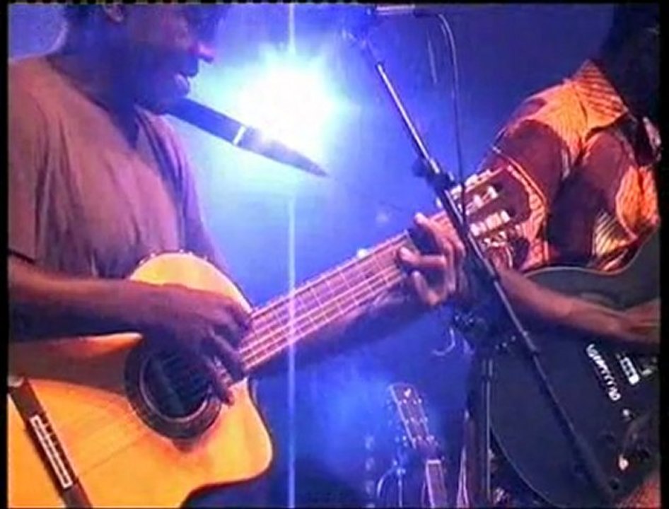 Victor Démé - Live au festival Les 3 éléphants 2008