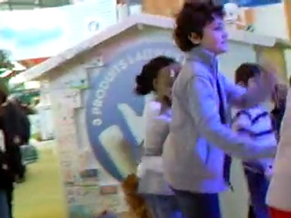 Publicité pour le lait dansé par les enfants dont Maëlys