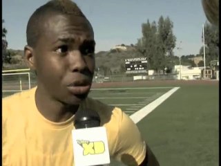Un joueur de football américain explique les bruits étranges