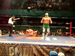 Ultimo Guerrero & Strongman. 1