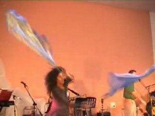 Claude & Julia - Nous invoquons la puissance de ton nom