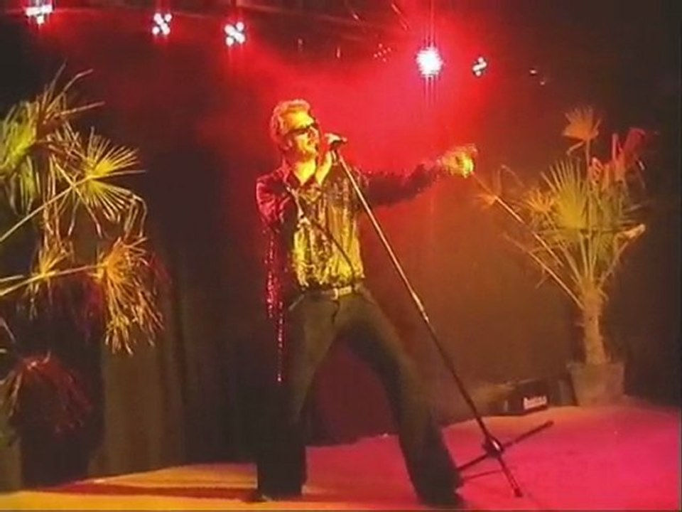 JOHNNY par sosie PHIL LYN  OLERON 2009