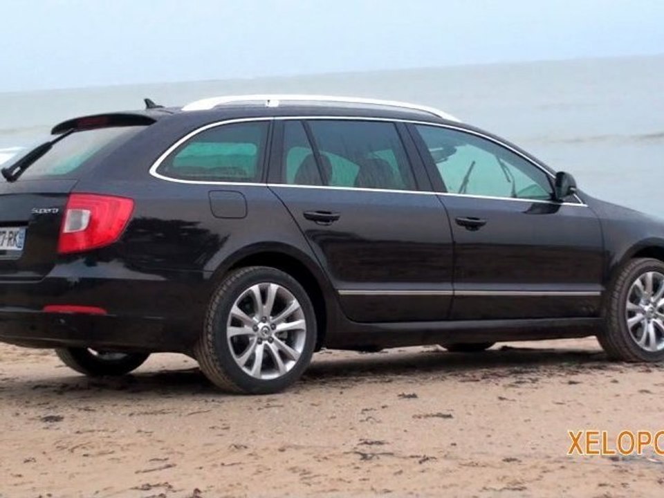 Essai Skoda Superb Combi par Auto-Buzz