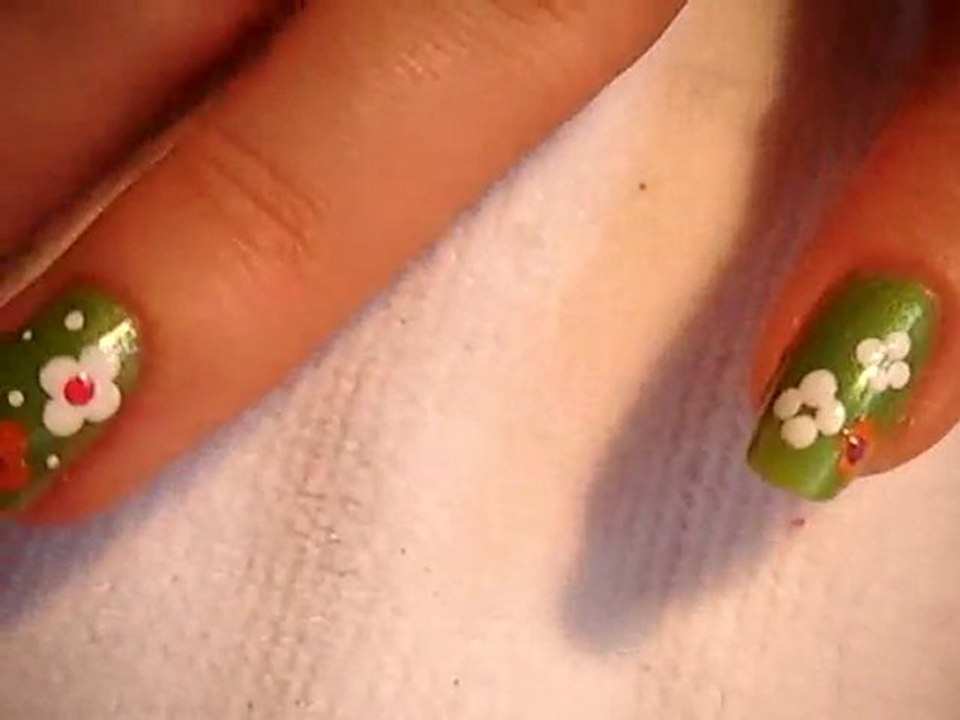 Tuto nail art fleur des champs