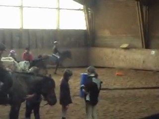 Alison en saut avec Hold'up