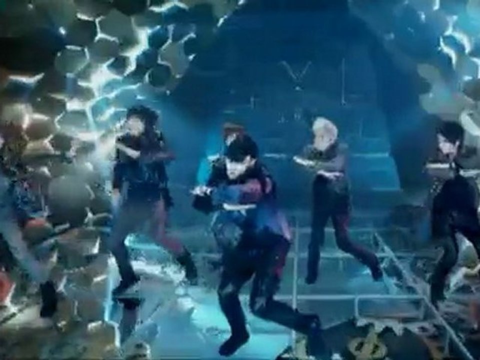 U-Kiss - Bingeul Bingeul [OFFICIAL PV]