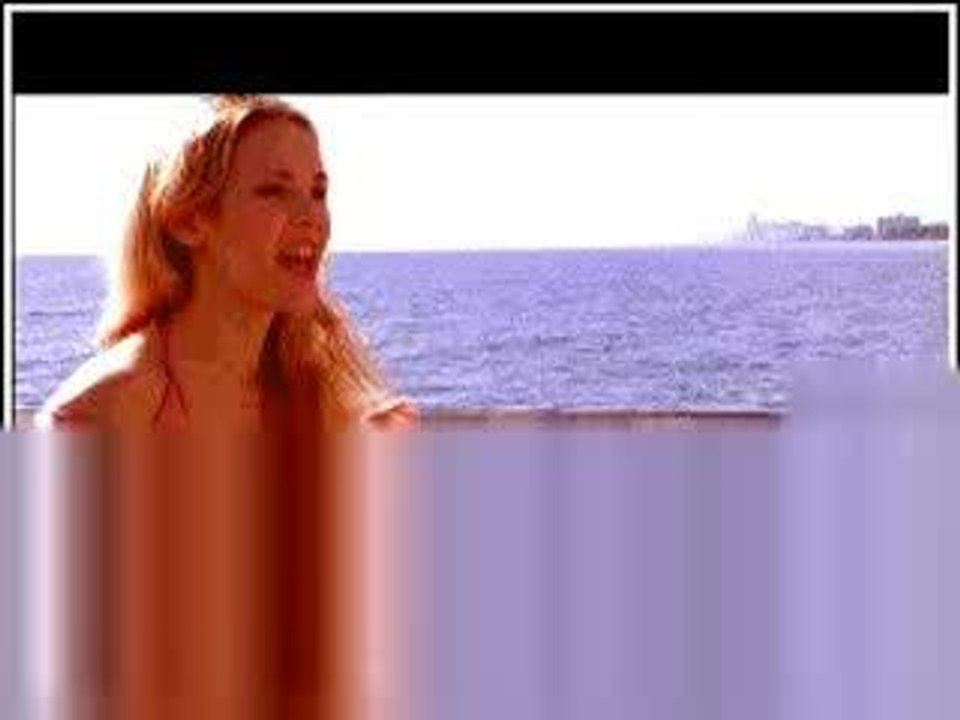 pres de moi video