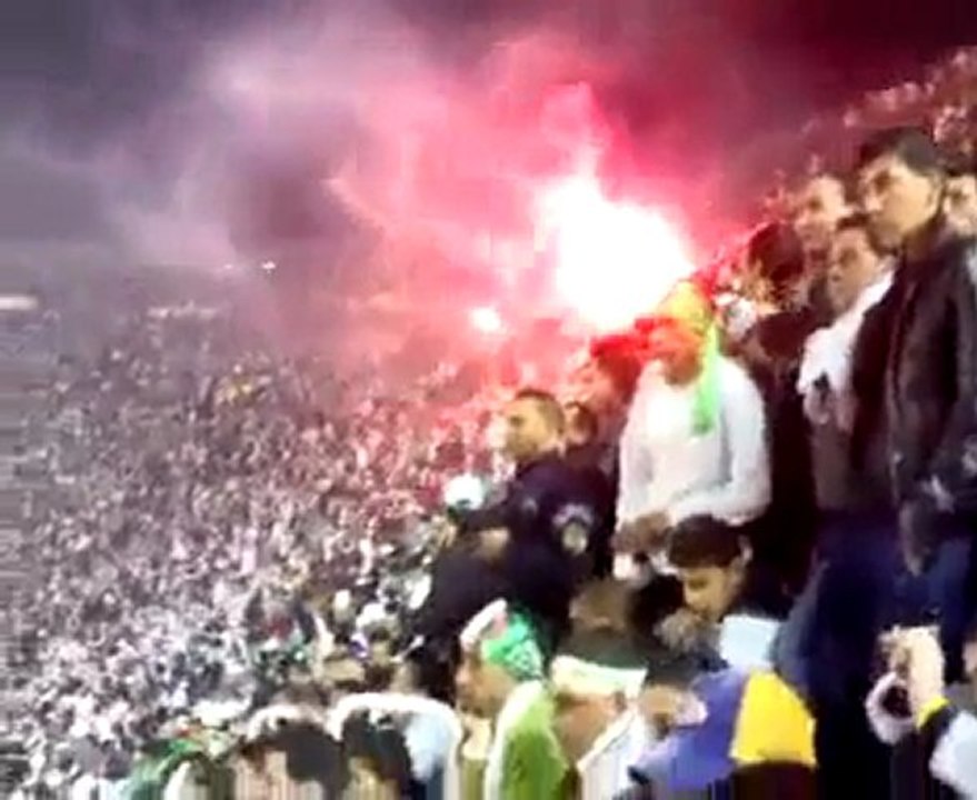 AMBIANCE AU STADE DU 5 JUILLET ( ALGERIE-SERBIE )