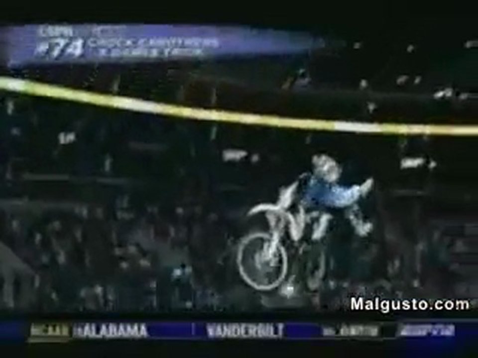 Mixis.fr_Saut Extraordinaire En Motocross...