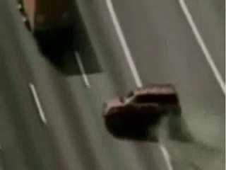 Mixis.fr_Accident Violent Conducteur Ejecté...