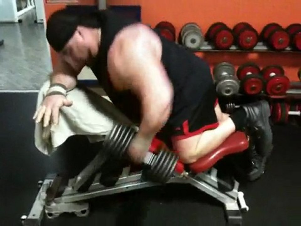 Tirage dos 50 kg (rowing un bras incline) Pietro