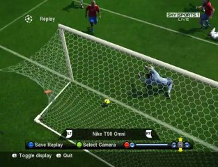 pes2010_Казус_Игрок бъёт мяч головой сквозь игрока
