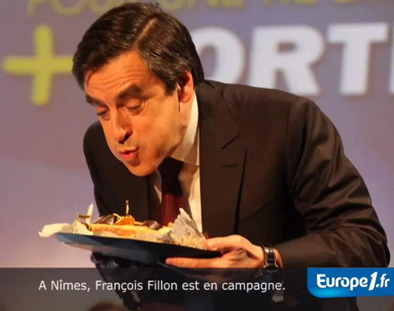 Fillon Un Anniversaire En Fanfare Video Dailymotion