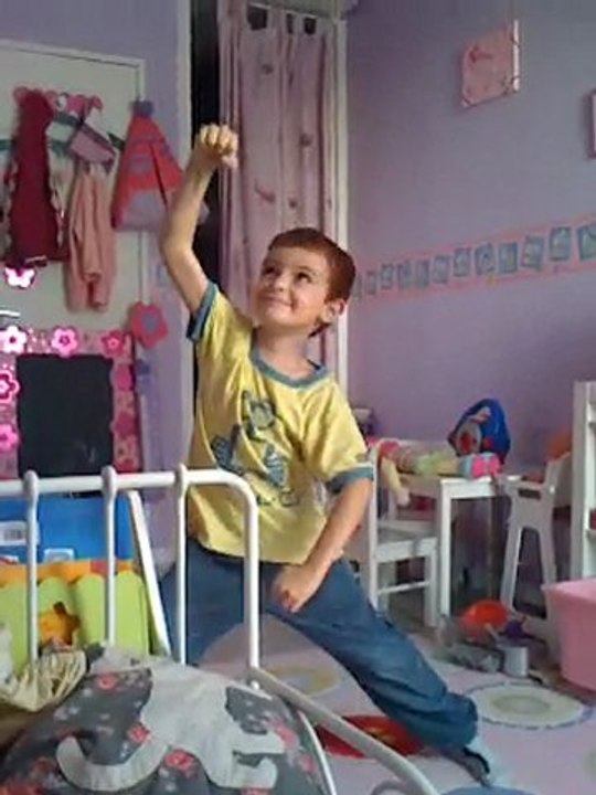 Antonio a le rythme dans la peau !!! MDR