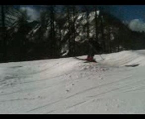 Antoine skie sur les bosses