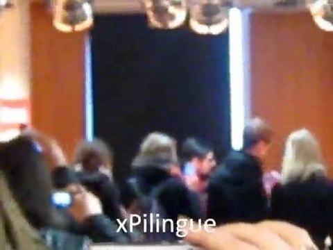 30 Seconds To Mars Séance dédi Lille 4/03/10 Jared parle