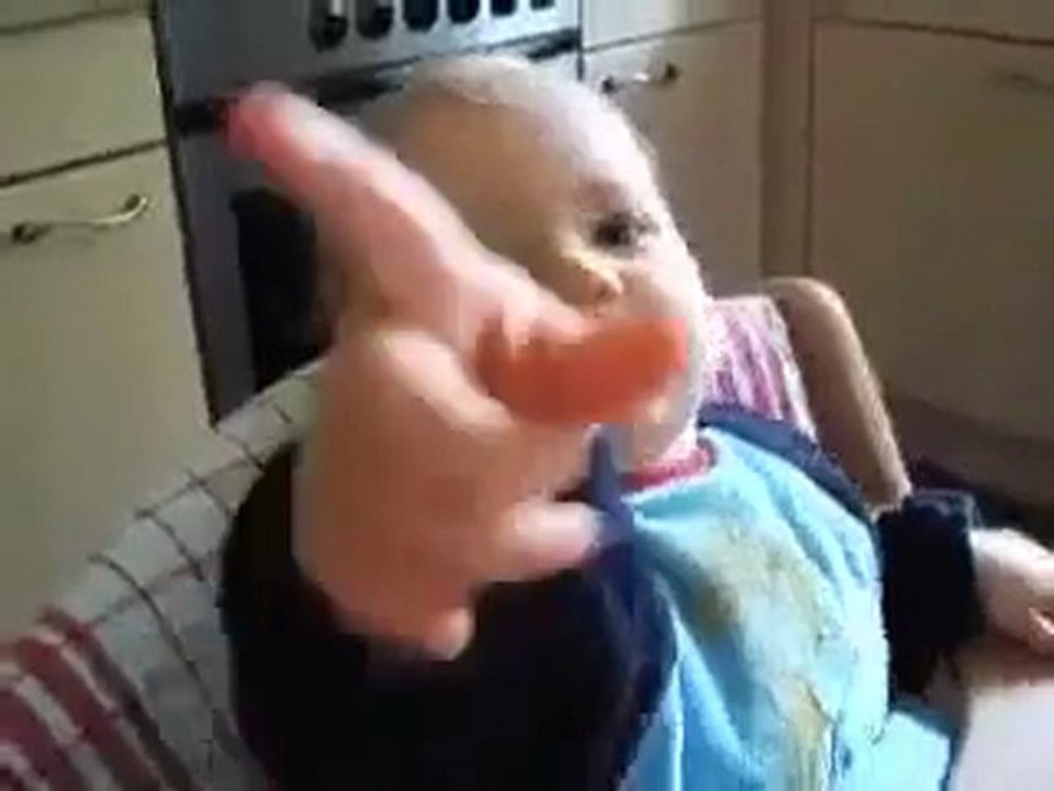 Bu bebek nasıl yapıyor bunu www.okumas.net