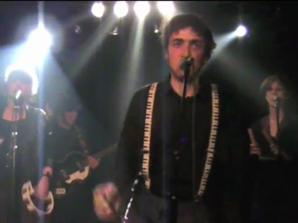 Bumble Bees live @ les demoiselles en campagne 2010