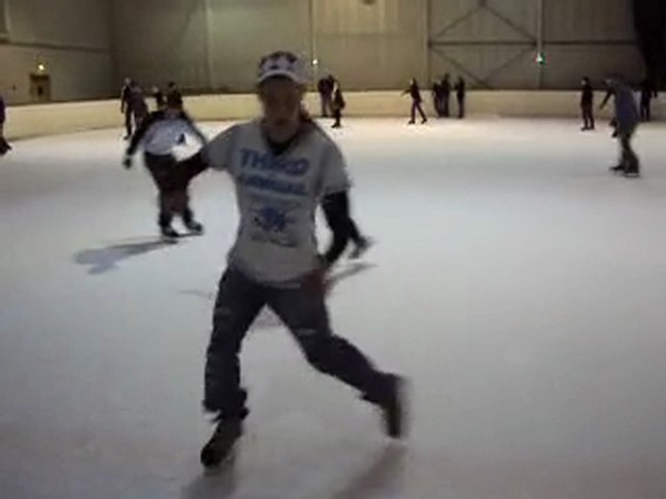 jolie pas de dance sur la patinoire
