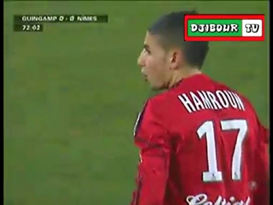 Coup franc de Jugurtha  Hamroun sur la barre transversale