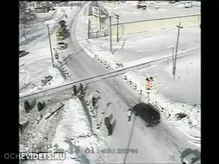 Autobus percuté par chasse-neige de train