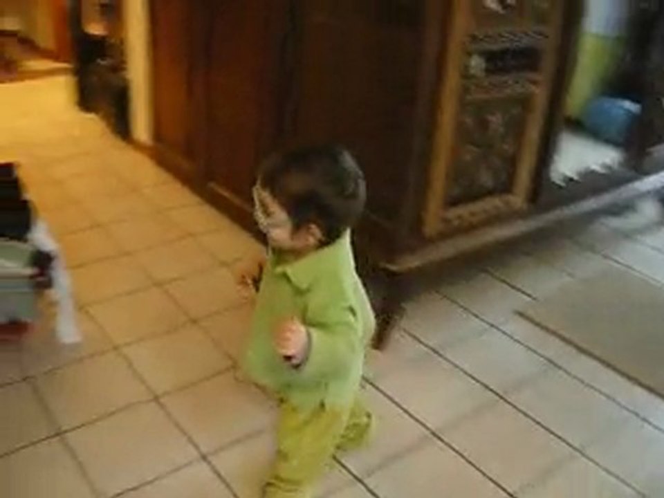 doudou  sait marcher