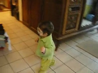 doudou  sait marcher