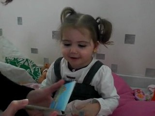Zoé lit !!! :D
