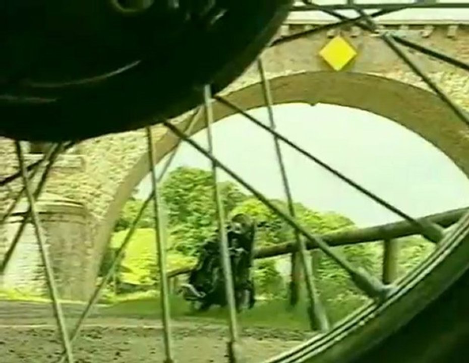 4 en 1- Essai Rudge Velocette