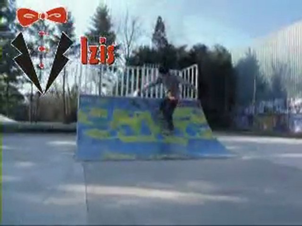 Izis team Momo