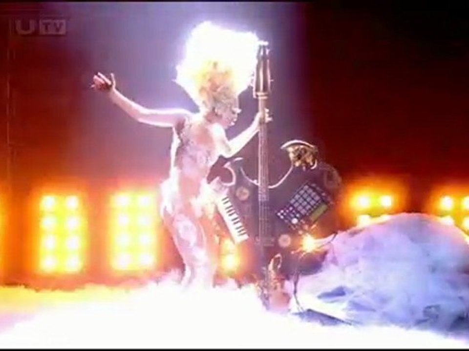 Lady GaGa - Telephone & Dance in the Dark [Live Brit Awards]