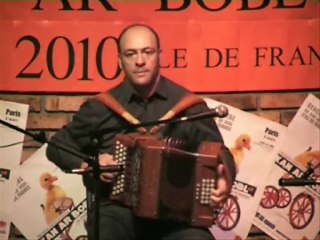 Yves au Kan ar Bobl Ile-de-France 2010