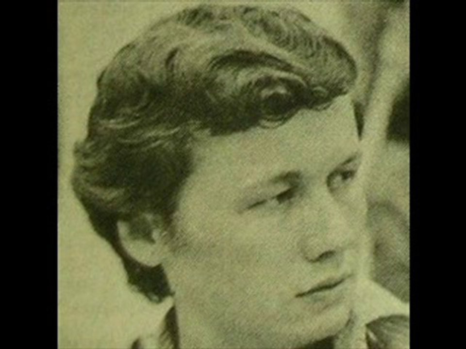 Esin Engin - Bana Ellerini Ver