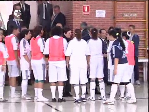 Florentino Pérez visita presos cárcel le piden camisetas