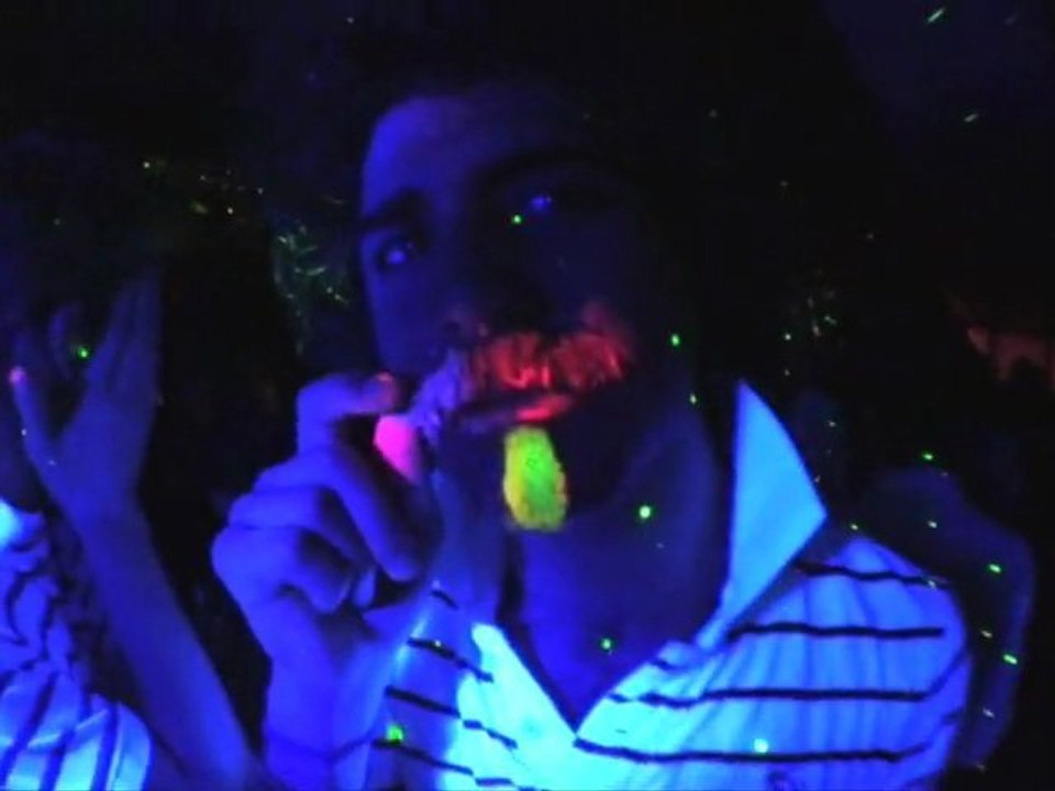 in the dark ACT II CAFE FACE - Fluo Night