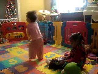 Toddler Angela and Niyanah Demonstrate Sign Language 🧒✨