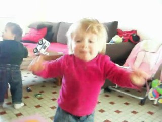 Angela marche debout (comme dirait Soren ...) 080310